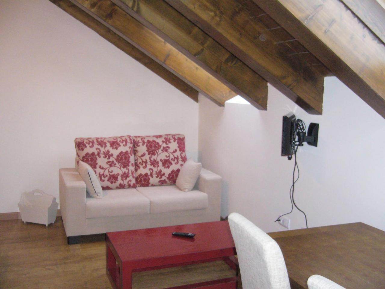 Apartamentos Cañardo Autural Oros Alto Exterior foto