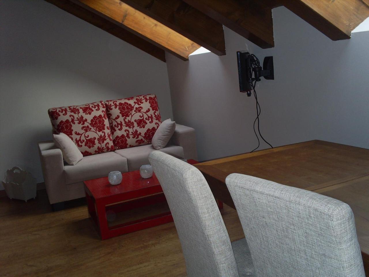 Apartamentos Cañardo Autural Oros Alto Exterior foto