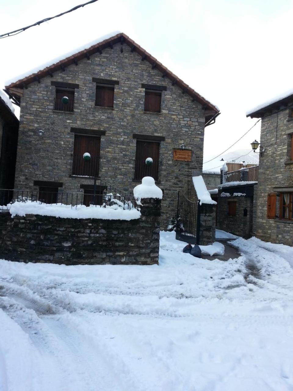 Apartamentos Cañardo Autural Oros Alto Exterior foto